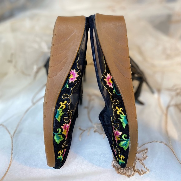 Slip On Sandal w/ floral Asian style embroidery. MM/CN/KR Sz 250 US/CA 7.5-8.5? - Picture 8 of 11